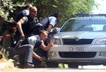 Ο αφοπλισμός της Ελληνικής Αστυνομίας.
