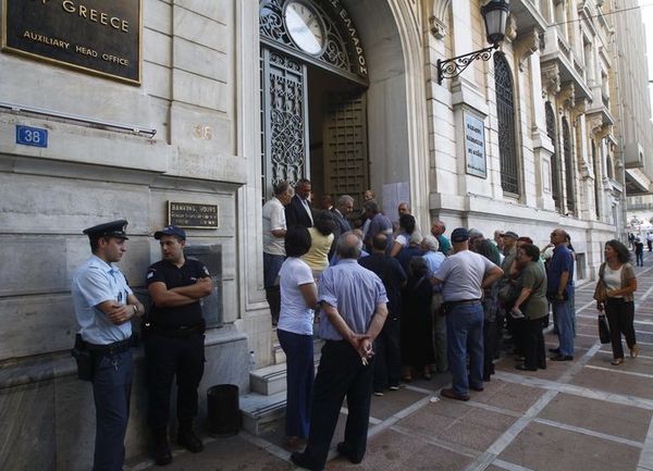 «Πρόσκοποι» της ΕΛ.ΑΣ. για τους ηλικιωμένους στα ATM