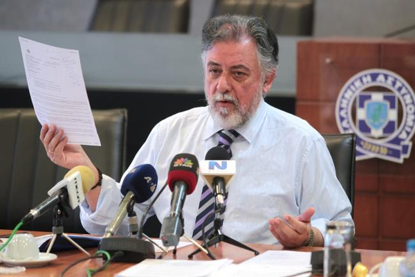 Την υπαγωγή σε ρύθμιση των δανείων των αστυνομικών ζητά ο Πανούσης